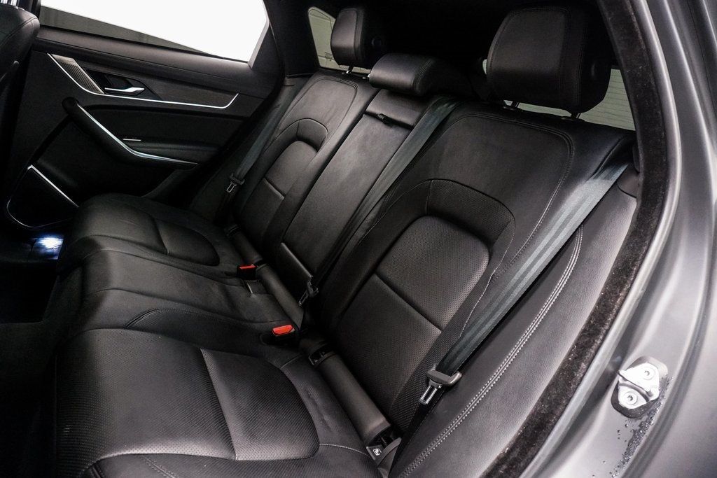 2021 Jaguar F-PACE P340 S photo 6