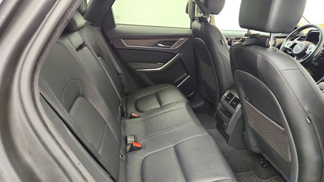2021 Jaguar F-PACE P340 AWD S w/ 20'' Gloss Black Wheels & Cold Climate Pack - 23009252 - 22