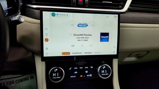 2021 Jaguar F-PACE P340 AWD S with Heated & Ventilated Front Seats and 19'' Wheels - 22957548 - 17