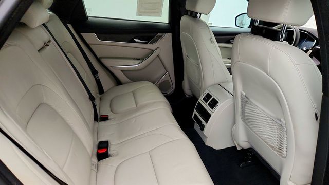 2021 Jaguar F-PACE P340 AWD S with Heated & Ventilated Front Seats and 19'' Wheels - 22957548 - 21