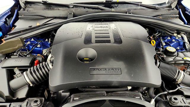 2021 Jaguar F-PACE P340 AWD S with Heated & Ventilated Front Seats and 19'' Wheels - 22957548 - 25