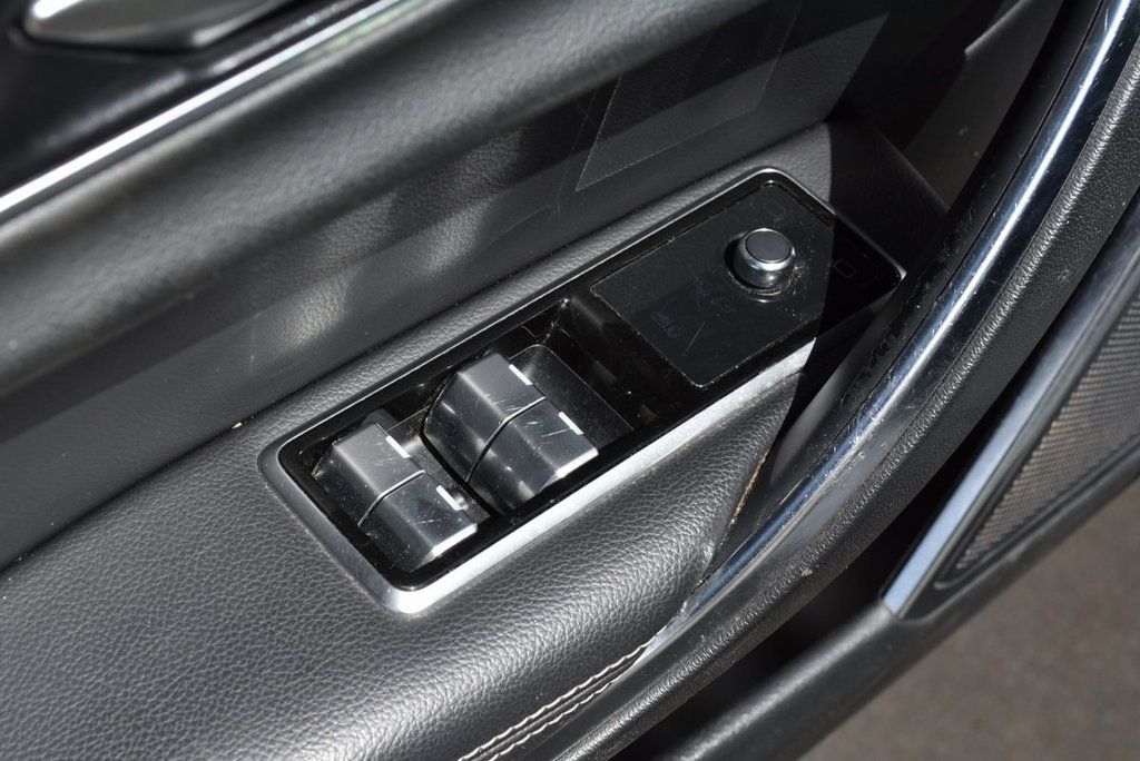 2021 Jaguar XF R-Dynamic AWD photo 31