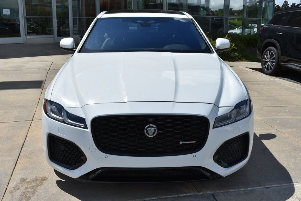 2021 Jaguar XF R-Dynamic AWD photo 4