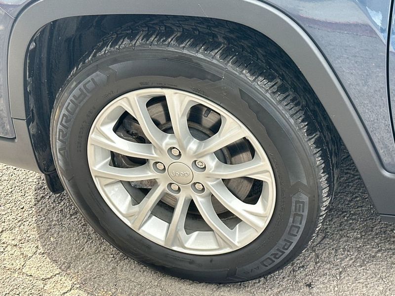 2021 Jeep Cherokee Latitude FWD - 22972513 - 11