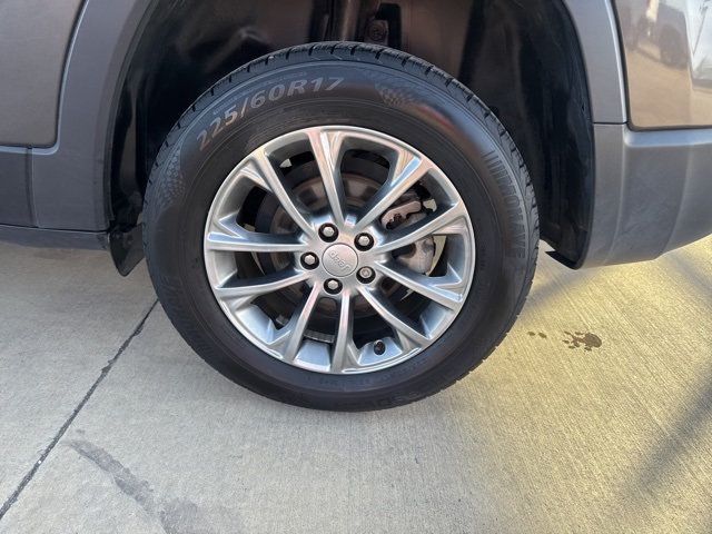 2021 Jeep Cherokee Latitude Plus FWD - 22947188 - 20