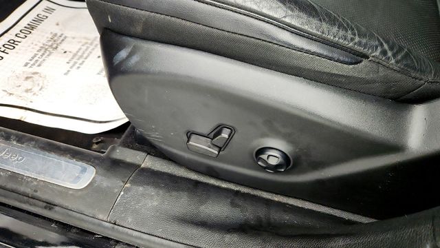 2021 Jeep Cherokee Limited 4x4 with Elite Package - 22978776 - 10