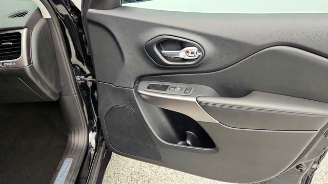 2021 Jeep Cherokee Limited 4x4 with Elite Package - 22978776 - 26