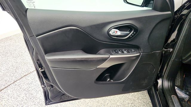 2021 Jeep Cherokee Limited 4x4 with Elite Package - 22994655 - 10