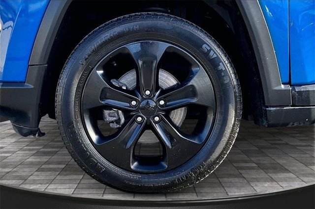 2021 Jeep Compass Altitude 4x4 - 22940274 - 32