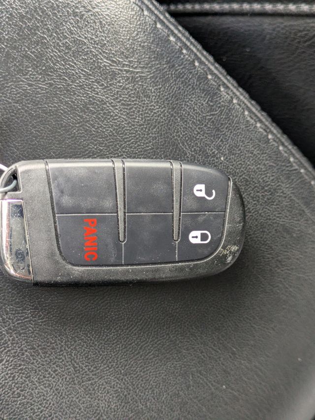 2021 Jeep Compass Latitude 4x4 - 22983471 - 29