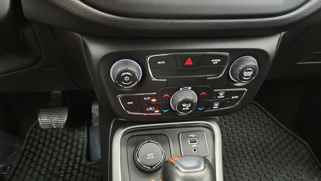 2021 Jeep Compass Latitude 4x4 w/ Convenience Group - 23072457 - 15