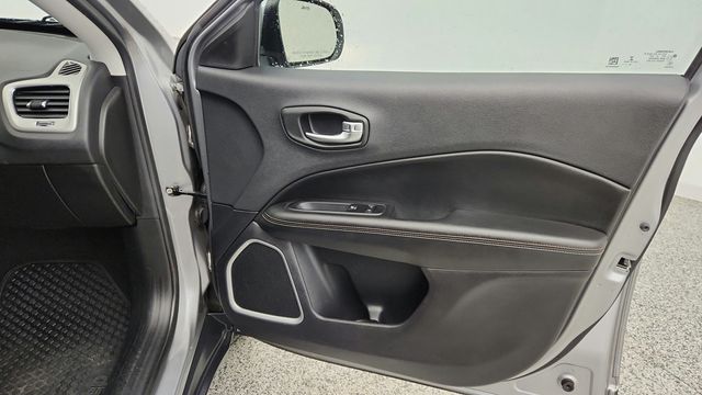 2021 Jeep Compass Latitude 4x4 w/ Convenience Group - 23072457 - 24