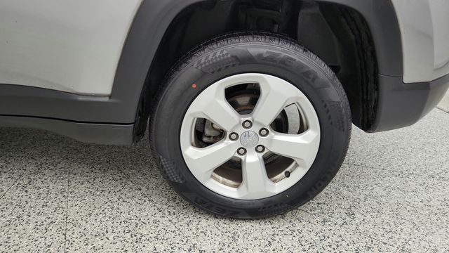 2021 Jeep Compass Latitude 4x4 w/ Convenience Group - 23072457 - 8