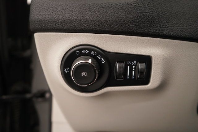 2021 Jeep Compass Limited - 23084401 - 21