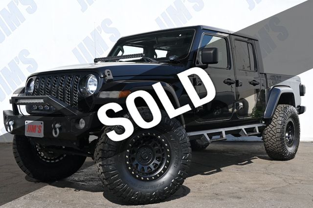 2021 Jeep Gladiator 3 1/2" ROUGH COUNTRY Lift 17" Black Rhino Wheels 37" Nitto Tires - 22776597 - 0