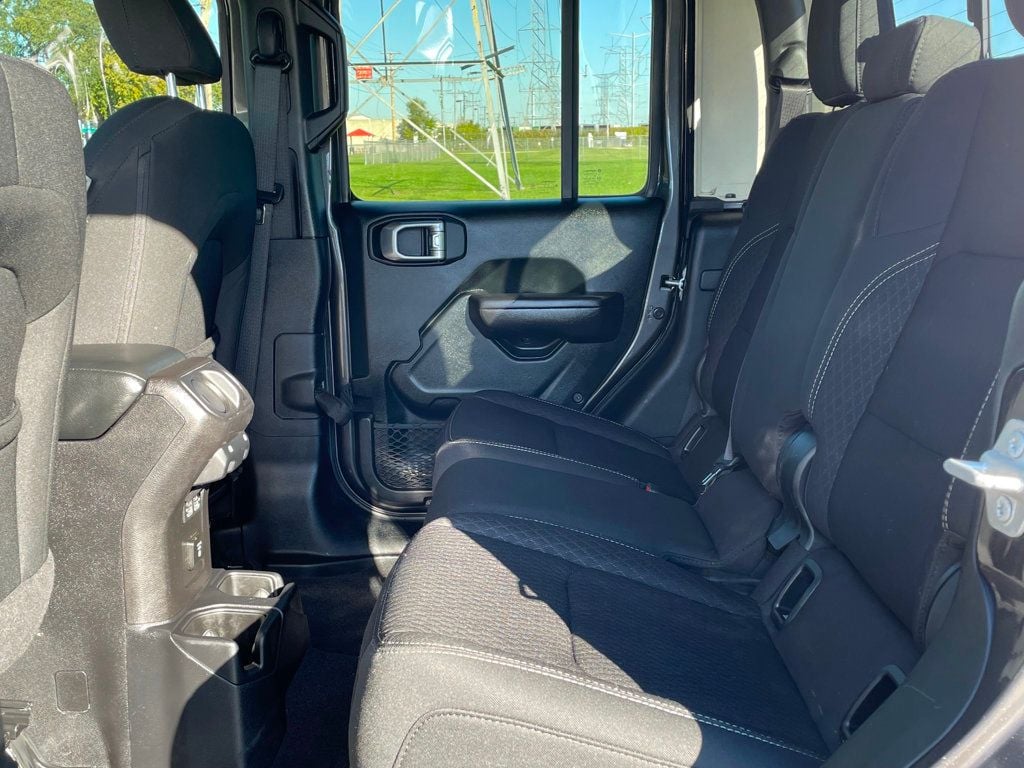 2021 Jeep Gladiator 80th Anniversary 4x4 - 22937498 - 17