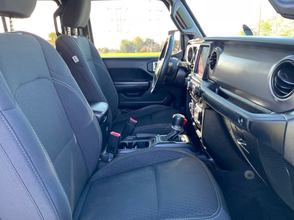 2021 Jeep Gladiator 80th Anniversary 4x4 - 22937498 - 21