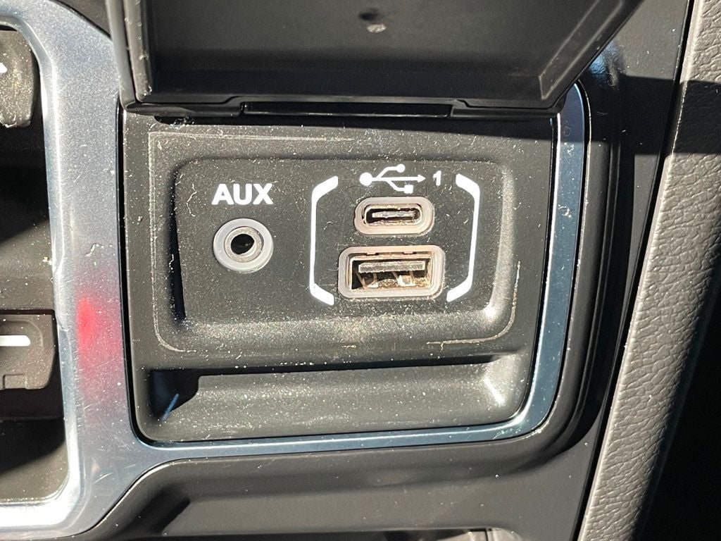 2021 Jeep Gladiator 80th Anniversary 4x4 - 22937498 - 30