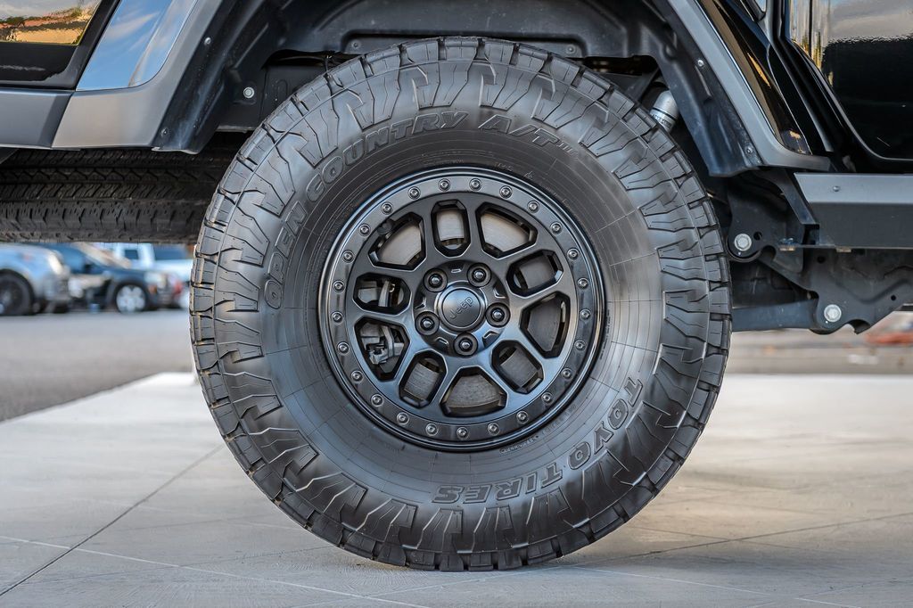 2021 Jeep Gladiator GLADIATOR OVERLAND 4X4 LOW MILES WHEELS BUMPER WITH WINCH BUMPER - 22936776 - 12