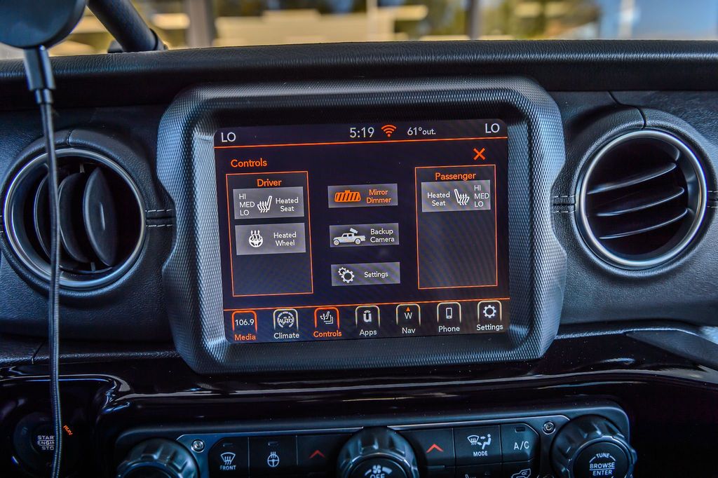 2021 Jeep Gladiator GLADIATOR OVERLAND 4X4 LOW MILES WHEELS BUMPER WITH WINCH BUMPER - 22936776 - 19