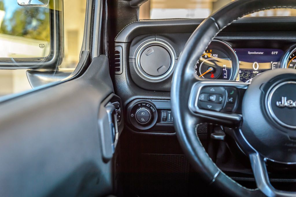 2021 Jeep Gladiator GLADIATOR OVERLAND 4X4 LOW MILES WHEELS BUMPER WITH WINCH BUMPER - 22936776 - 25