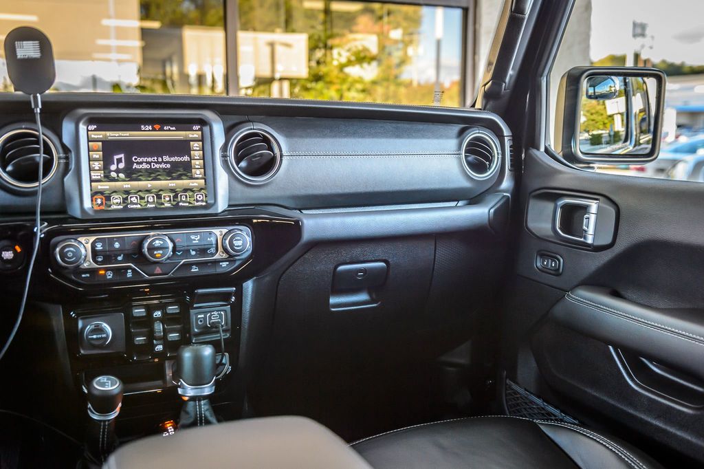 2021 Jeep Gladiator GLADIATOR OVERLAND 4X4 LOW MILES WHEELS BUMPER WITH WINCH BUMPER - 22936776 - 32