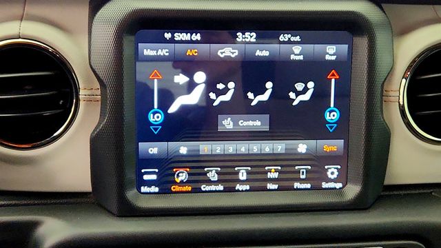 2021 Jeep Gladiator High Altitude 4x4 Turbo Diesel, Hard Top & Cold Weather Group - 23030659 - 16