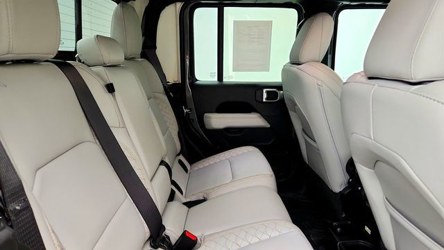 2021 Jeep Gladiator High Altitude 4x4 Turbo Diesel, Hard Top & Cold Weather Group - 23030659 - 22