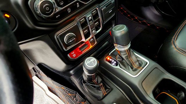 2021 Jeep Gladiator Mojave 4x4 w/ Hardtop, 8.4'' Radio & Premium Audio Group - 23018165 - 15