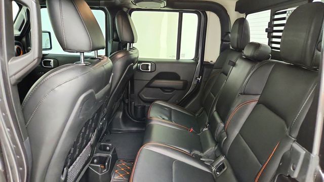 2021 Jeep Gladiator Mojave 4x4 w/ Hardtop, 8.4'' Radio & Premium Audio Group - 23018165 - 21