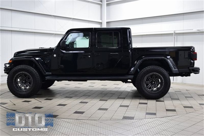 2021 Jeep Gladiator Overland photo 4