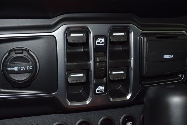 2021 Jeep Gladiator Overland - 22995023 - 26