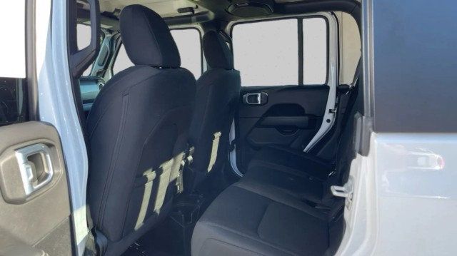 2021 Jeep Gladiator Overland 4x4 - 23094465 - 16