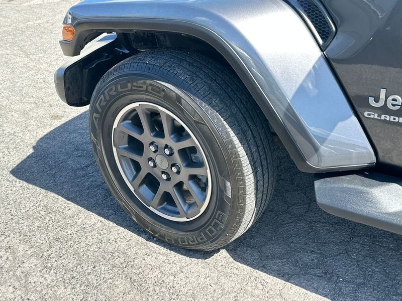 2021 Jeep Gladiator Overland 4x4 - 22950268 - 11