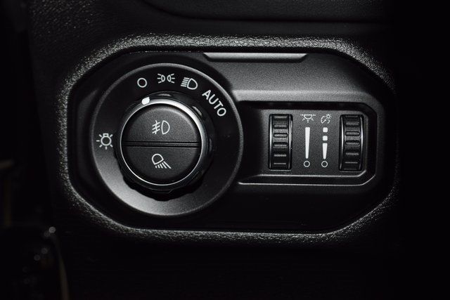 2021 Jeep Gladiator Overland 4x4 - 22982482 - 33