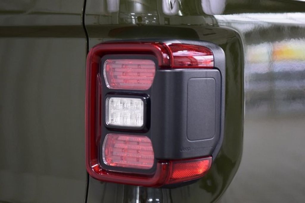 2021 Jeep Gladiator Rubicon photo 19