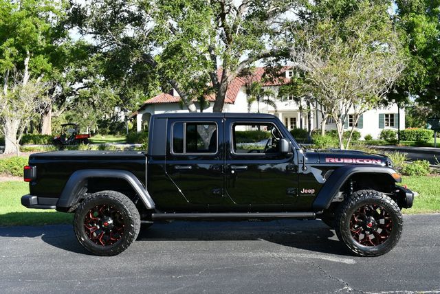 2021 Jeep Gladiator Rubicon 4x4 W/Preferred Package 24R and Fuel Wheels - 22861379 - 31