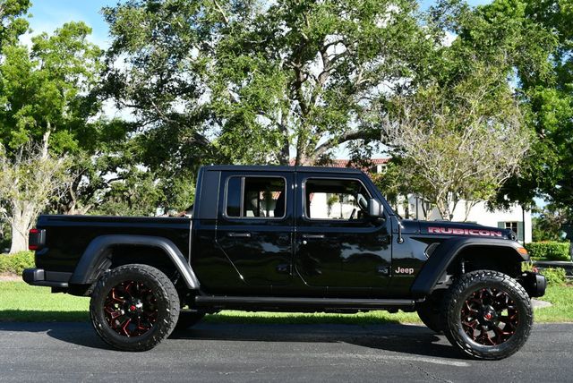 2021 Jeep Gladiator Rubicon 4x4 W/Preferred Package 24R and Fuel Wheels - 22861379 - 32