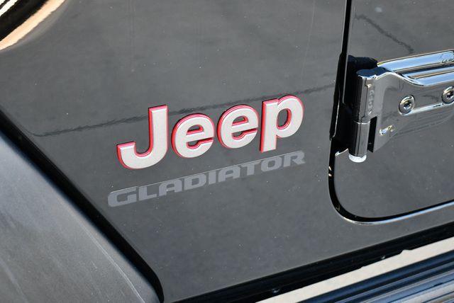 2021 Jeep Gladiator Rubicon 4x4 W/Preferred Package 24R and Fuel Wheels - 22861379 - 38
