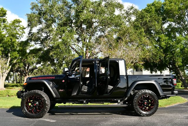 2021 Jeep Gladiator Rubicon 4x4 W/Preferred Package 24R and Fuel Wheels - 22861379 - 3