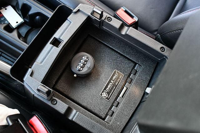 2021 Jeep Gladiator Rubicon 4x4 W/Preferred Package 24R and Fuel Wheels - 22861379 - 62