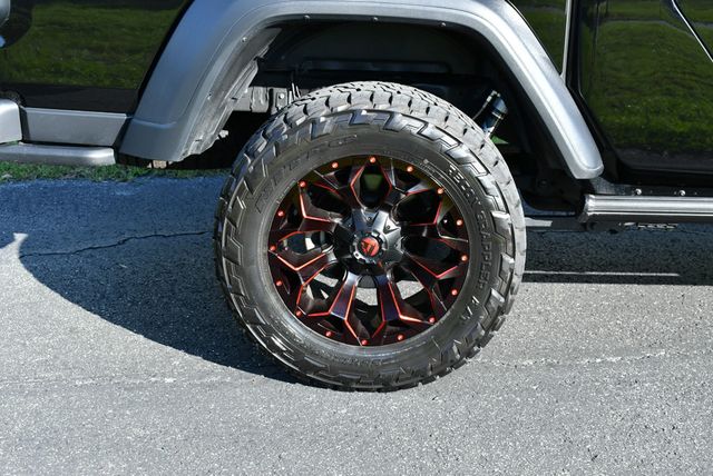 2021 Jeep Gladiator Rubicon 4x4 W/Preferred Package 24R and Fuel Wheels - 22861379 - 76