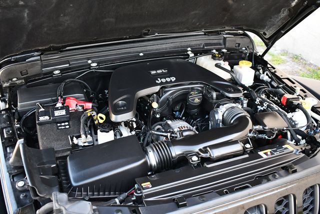 2021 Jeep Gladiator Rubicon 4x4 W/Preferred Package 24R and Fuel Wheels - 22861379 - 80