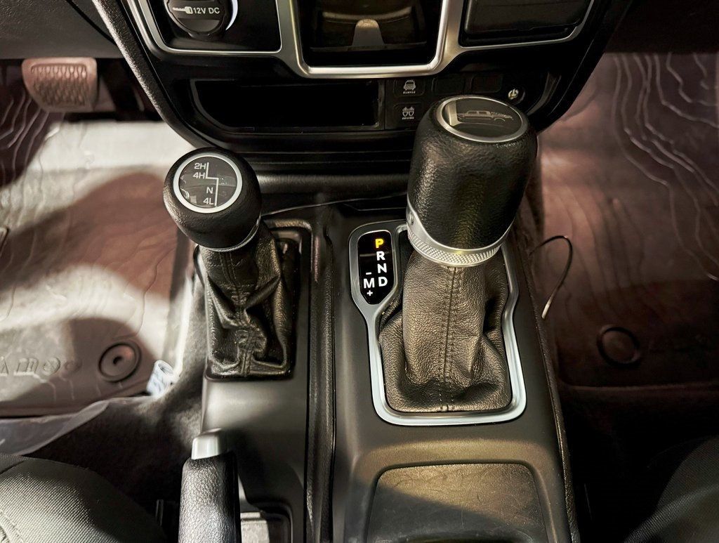 2021 Jeep Gladiator Sport - 22908134 - 23