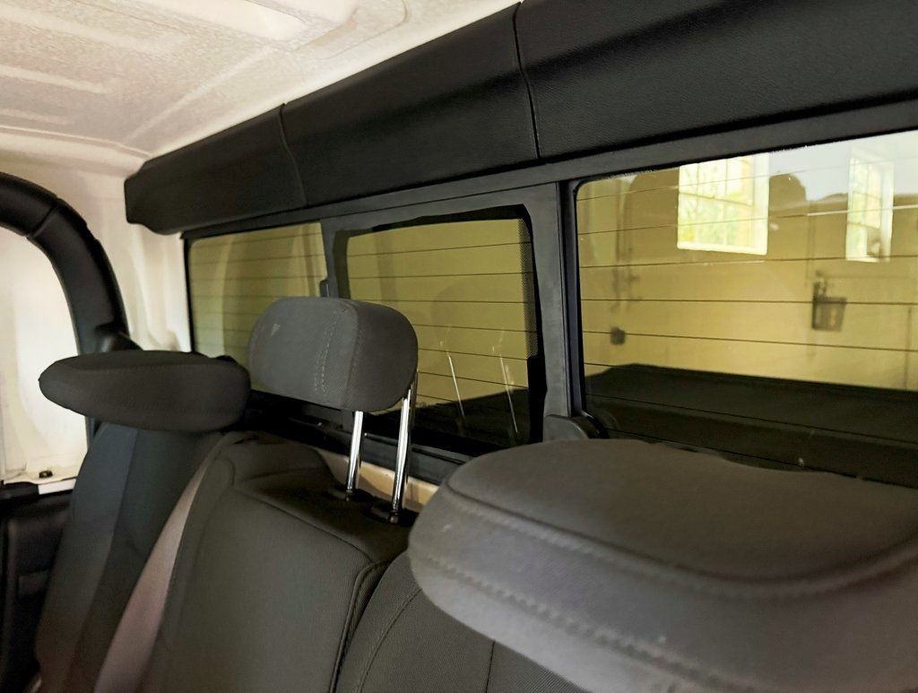 2021 Jeep Gladiator Sport - 22908134 - 32