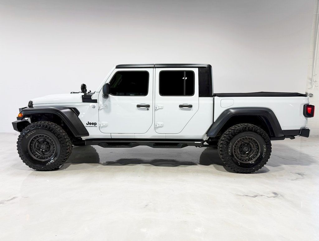 2021 Jeep Gladiator Sport photo 2
