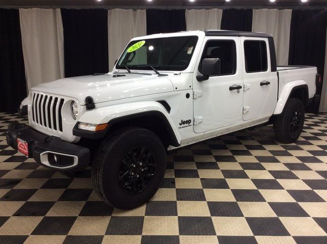 2021 Jeep Gladiator Sport photo 3