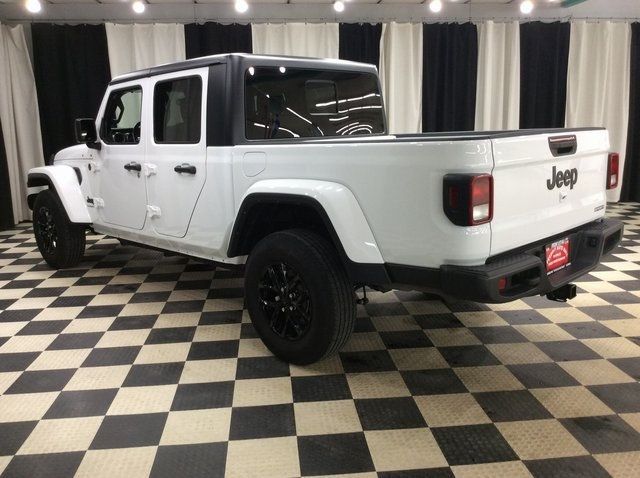 2021 Jeep Gladiator Sport photo 4