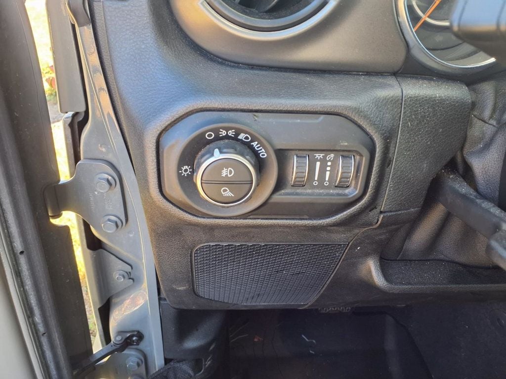 Jeep Gladiator photo 17