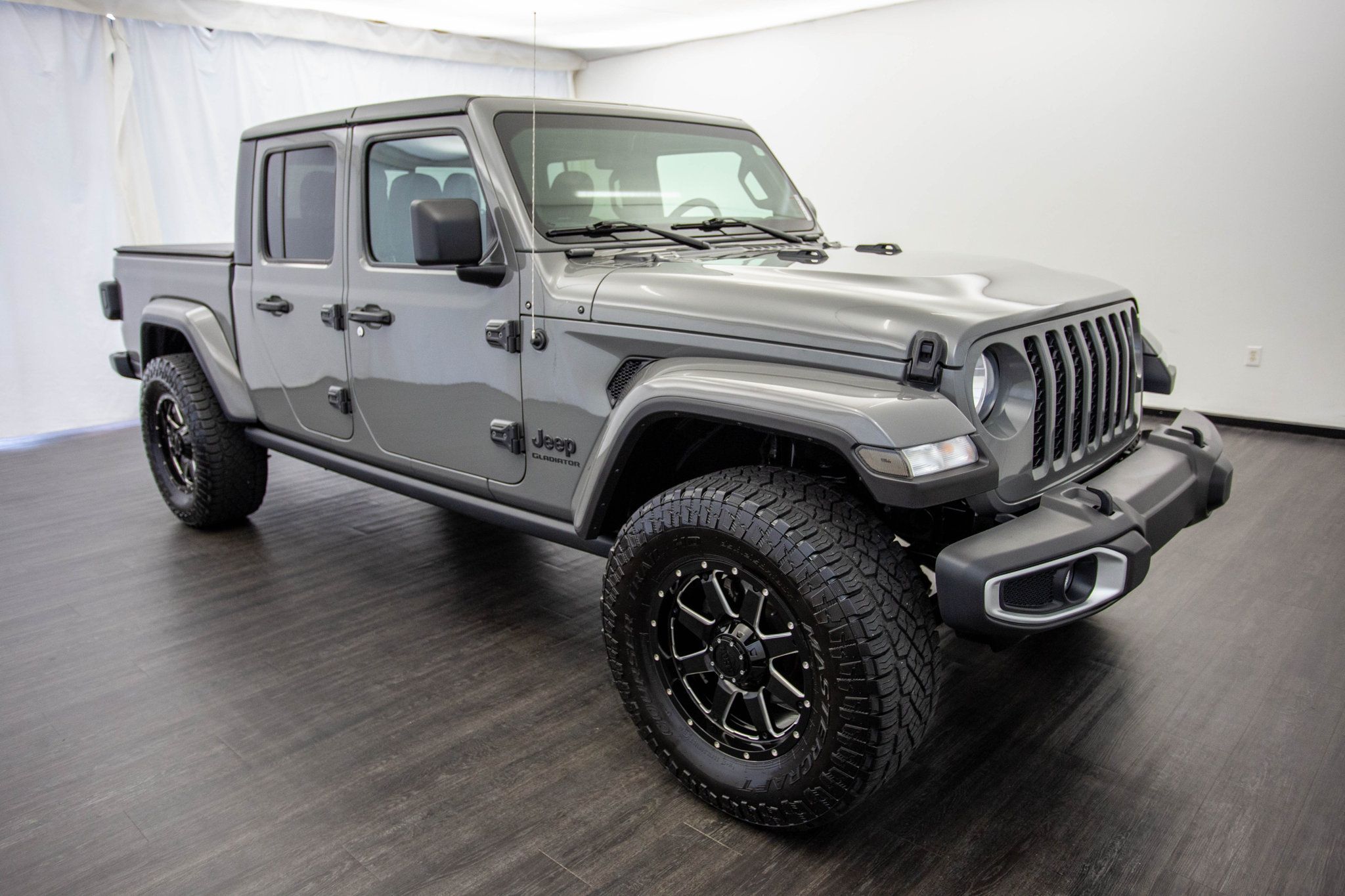 2021 Jeep Gladiator Sport S photo 3